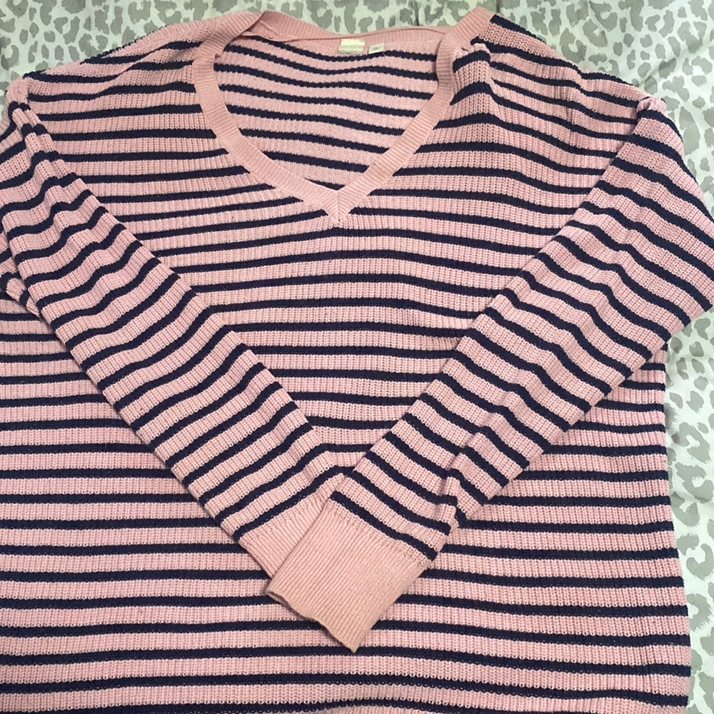Gap XL pink and navy blue v neck knitted top